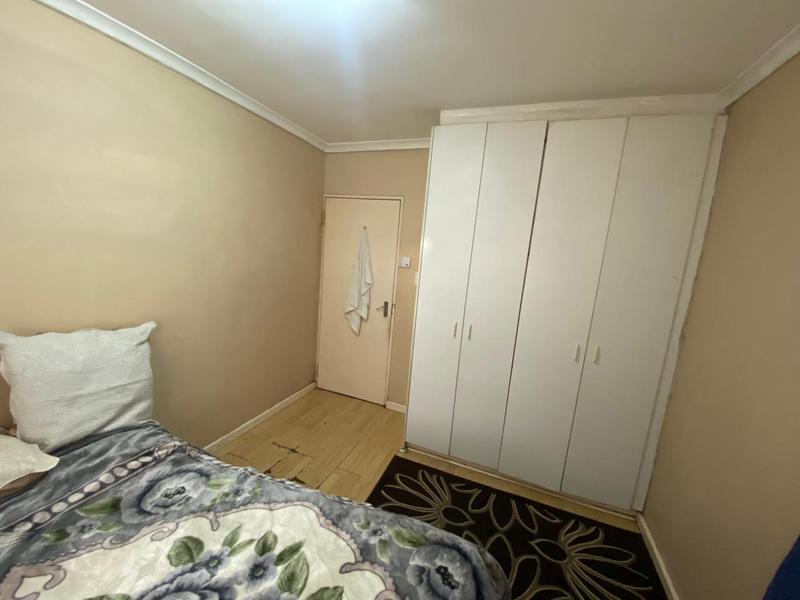 2 Bedroom Property for Sale in Goodwood Estate Western Cape
